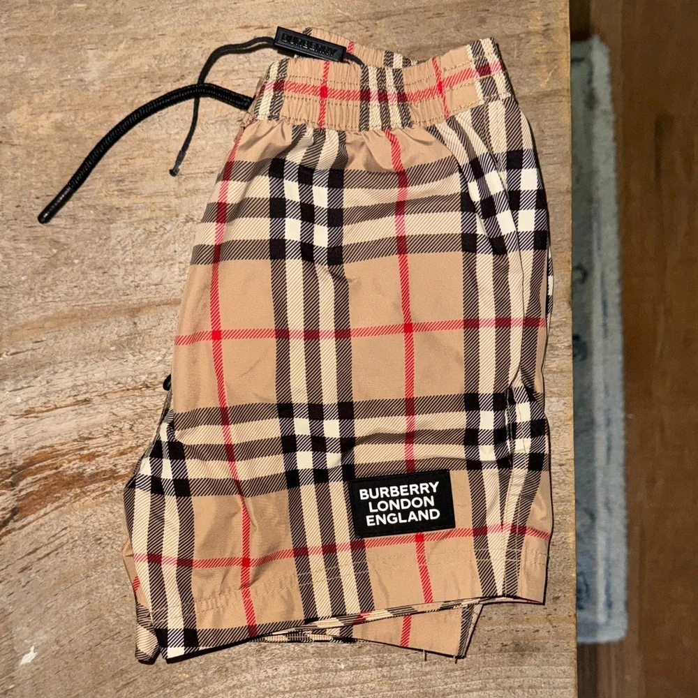 Burberry Beige and Red Plaid Shorts - Picture 6 of 6